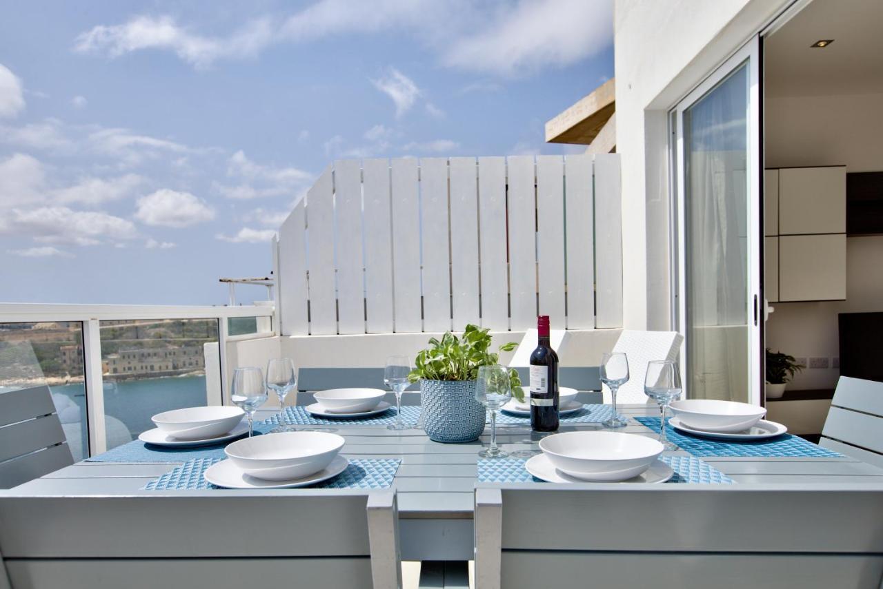 Sliema Duplex Penthouse With Sea Views & Private Terrace By Shortletsmalta Appartamento Esterno foto