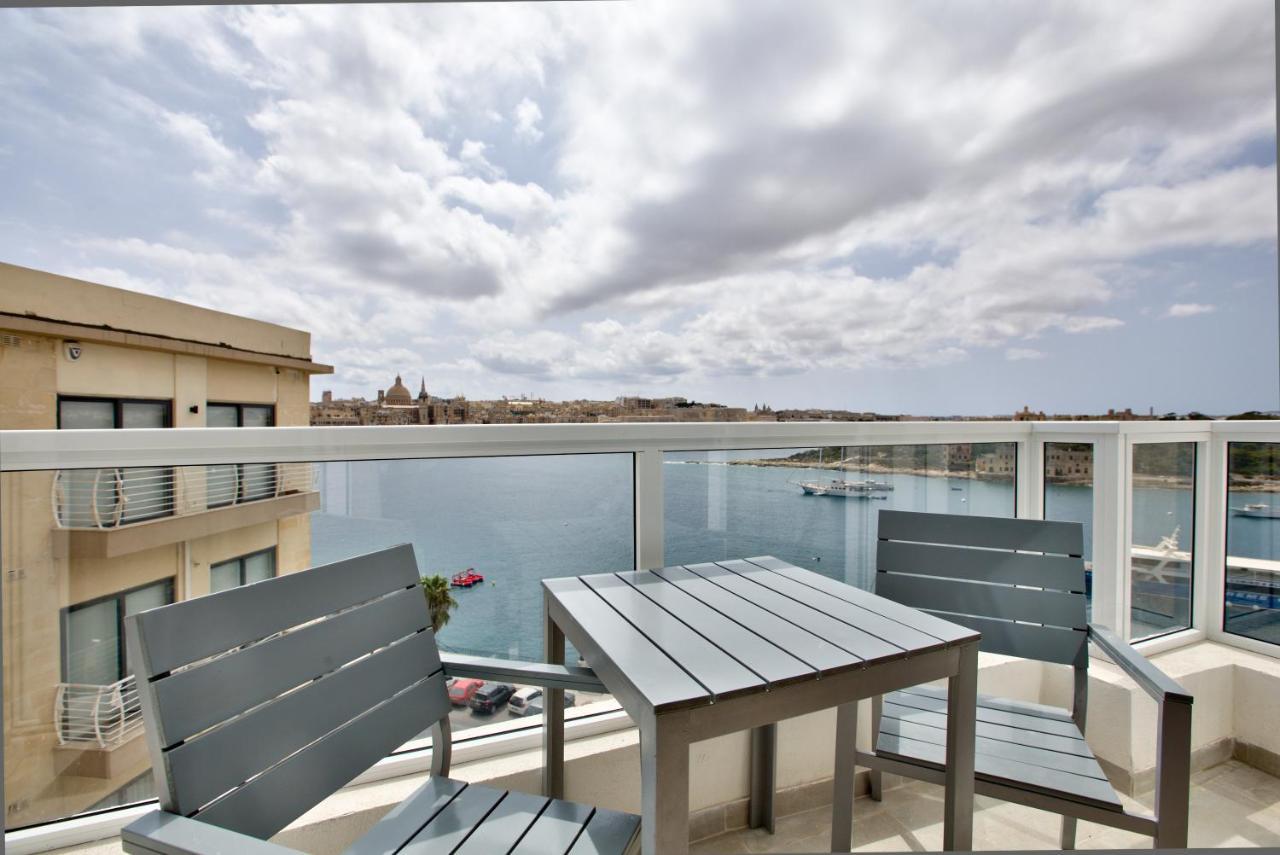 Sliema Duplex Penthouse With Sea Views & Private Terrace By Shortletsmalta Appartamento Esterno foto