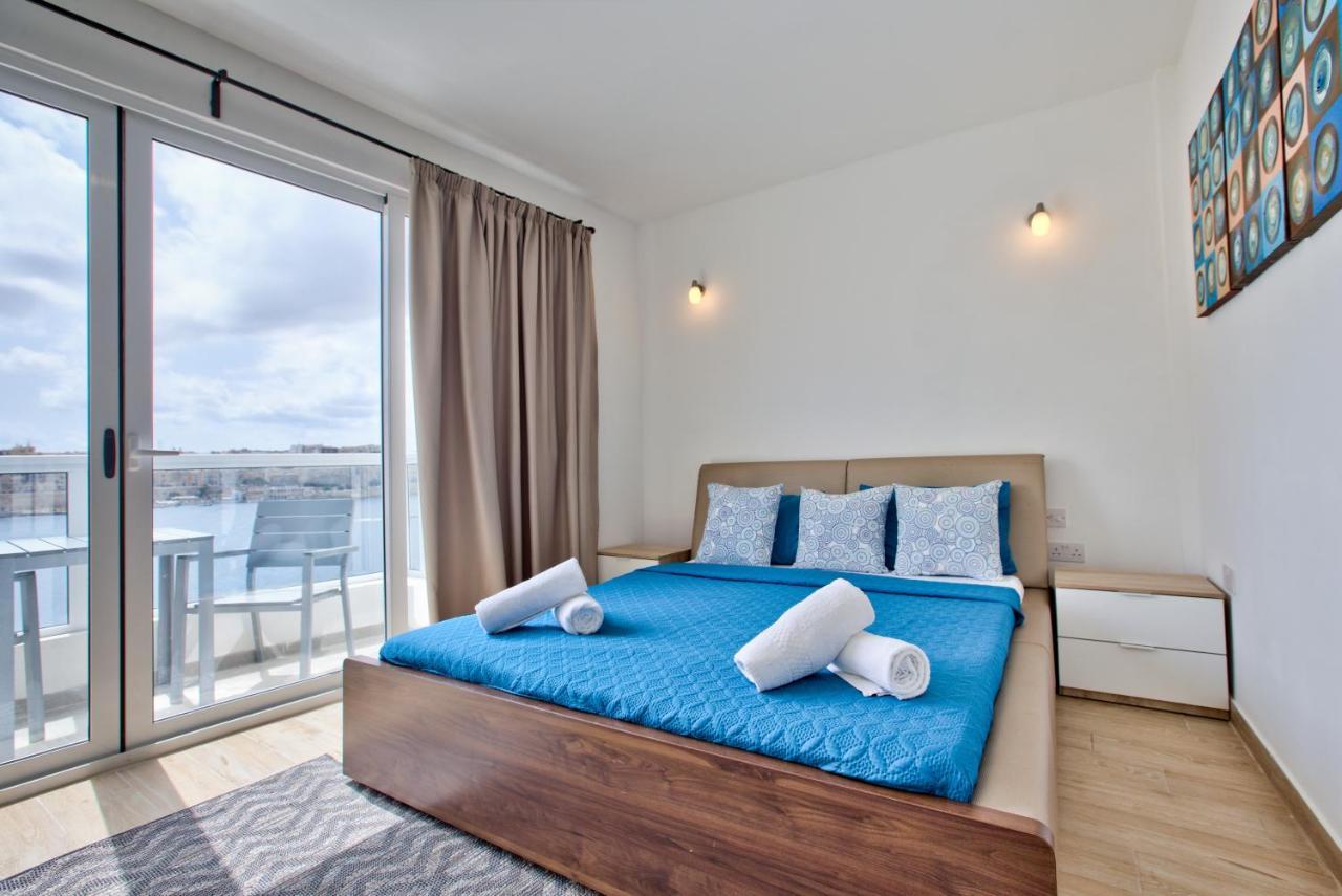 Sliema Duplex Penthouse With Sea Views & Private Terrace By Shortletsmalta Appartamento Esterno foto