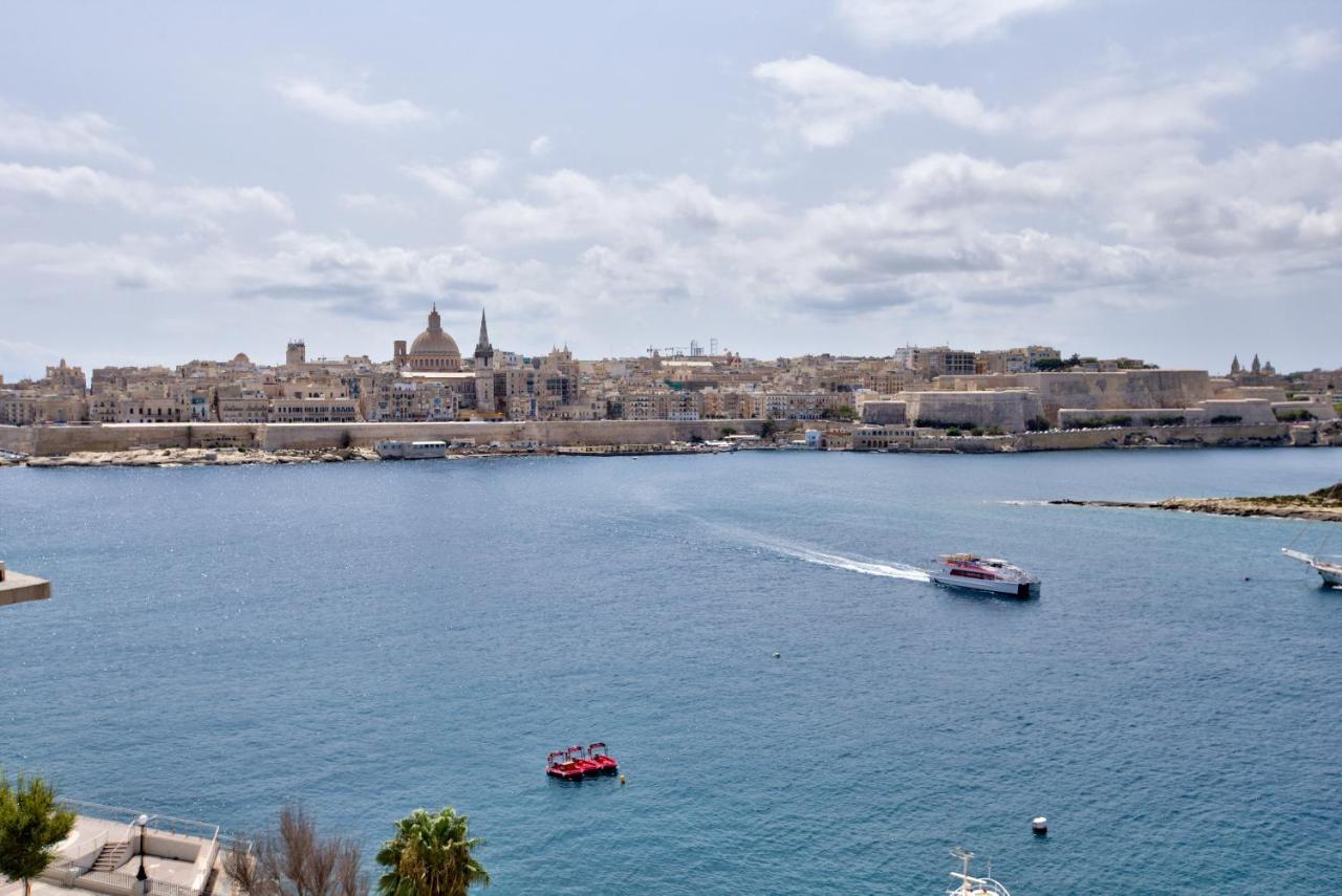 Sliema Duplex Penthouse With Sea Views & Private Terrace By Shortletsmalta Appartamento Esterno foto